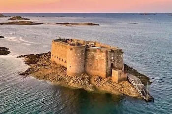 Brit Morlaix 2*